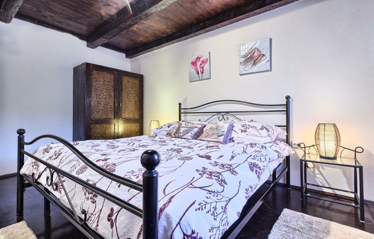 Biorine Dalmatia Stone House - Heated Poolゲストハウス エクステリア 写真