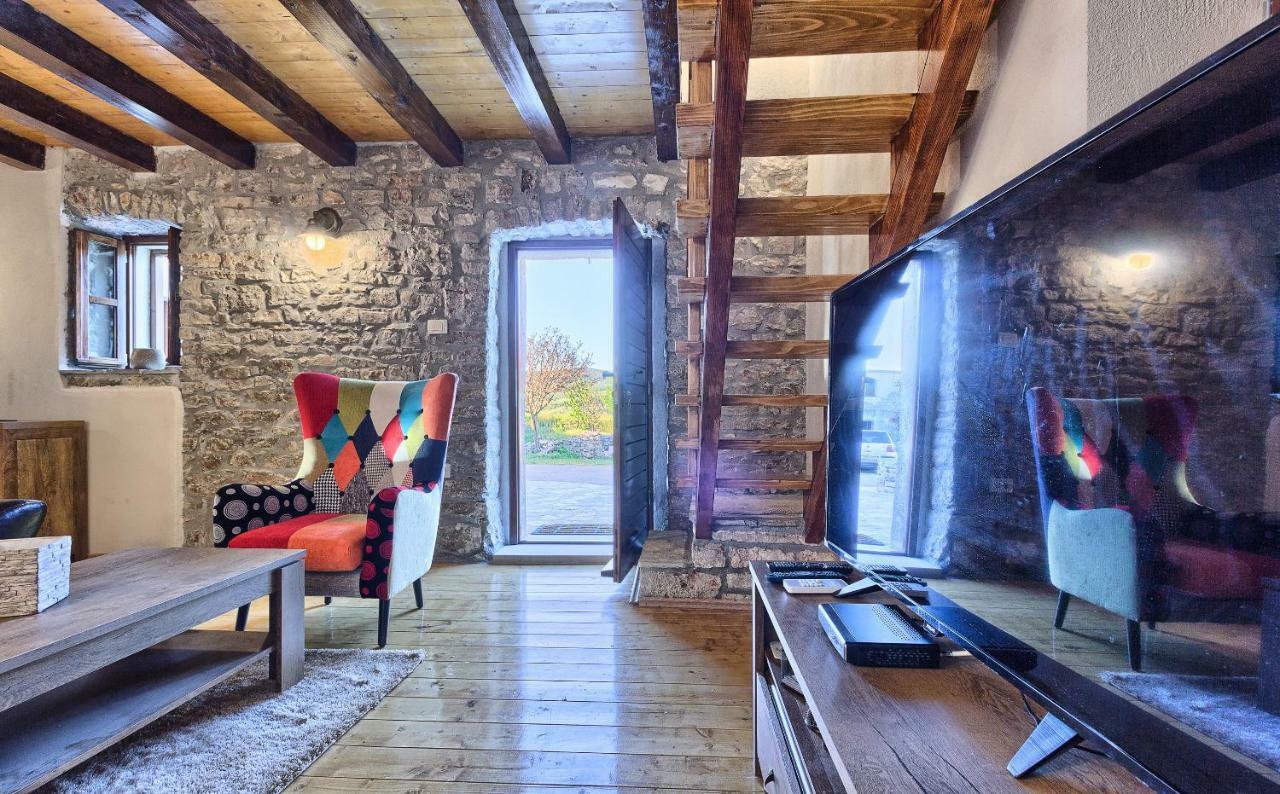 Biorine Dalmatia Stone House - Heated Poolゲストハウス エクステリア 写真
