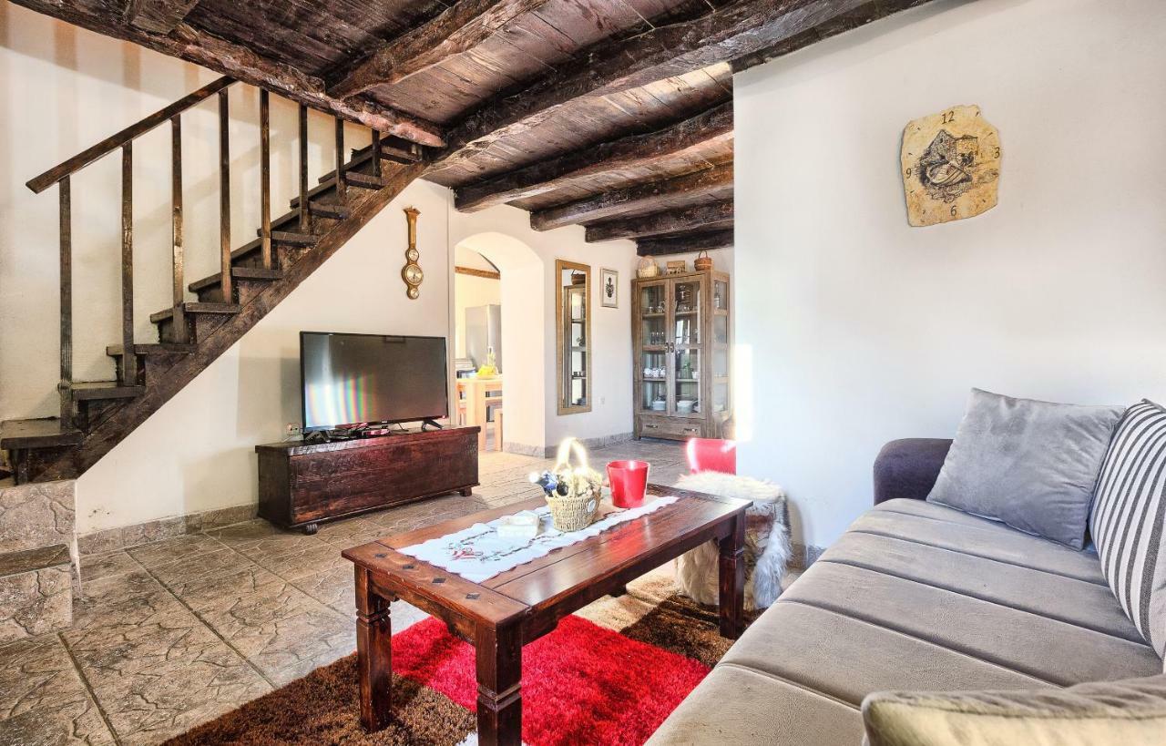Biorine Dalmatia Stone House - Heated Poolゲストハウス エクステリア 写真