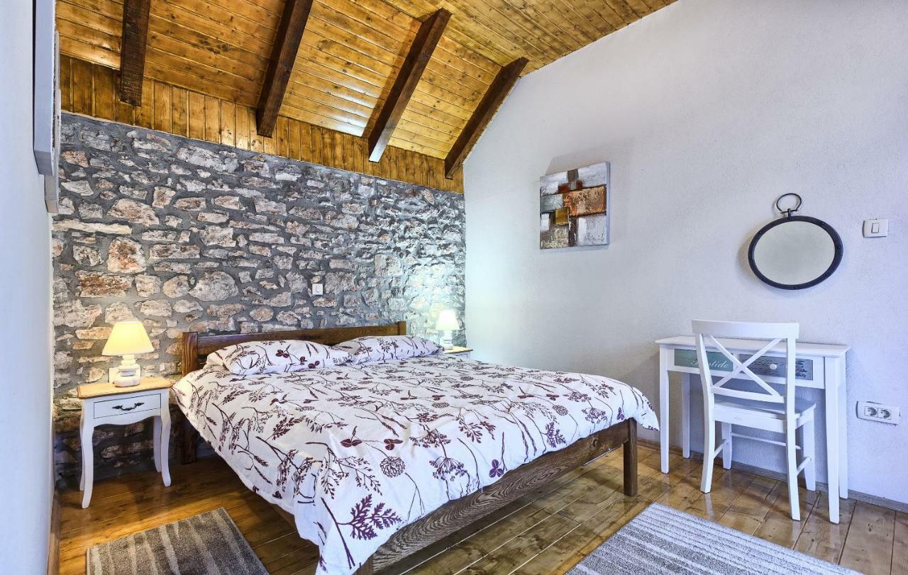 Biorine Dalmatia Stone House - Heated Poolゲストハウス エクステリア 写真