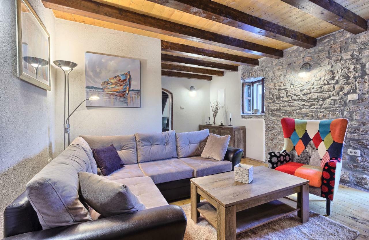 Biorine Dalmatia Stone House - Heated Poolゲストハウス エクステリア 写真
