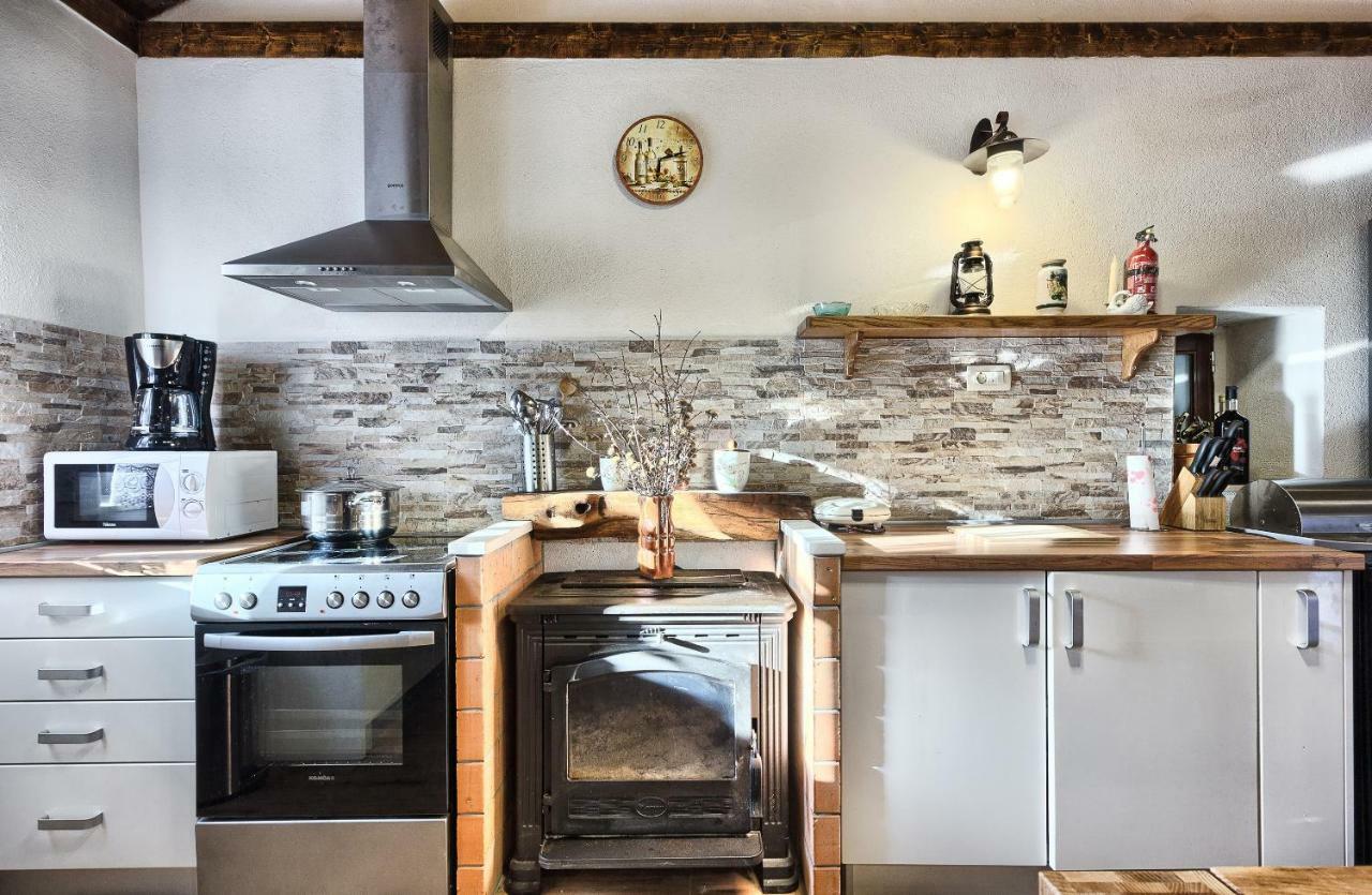 Biorine Dalmatia Stone House - Heated Poolゲストハウス エクステリア 写真