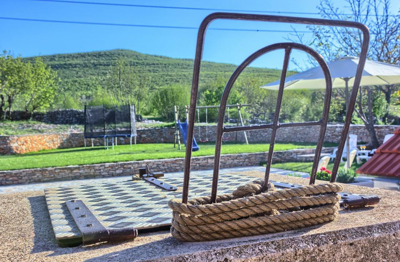 Biorine Dalmatia Stone House - Heated Poolゲストハウス エクステリア 写真