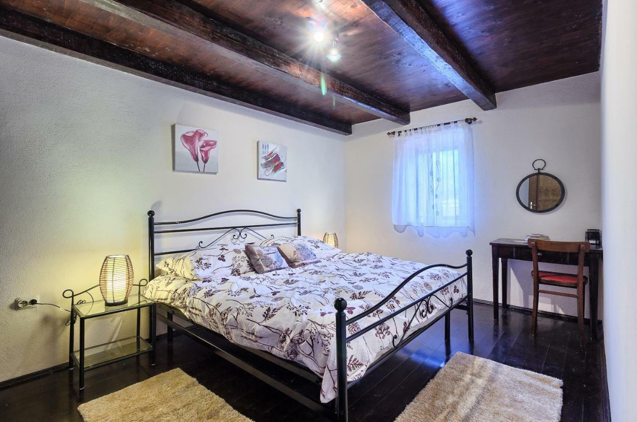 Biorine Dalmatia Stone House - Heated Poolゲストハウス エクステリア 写真