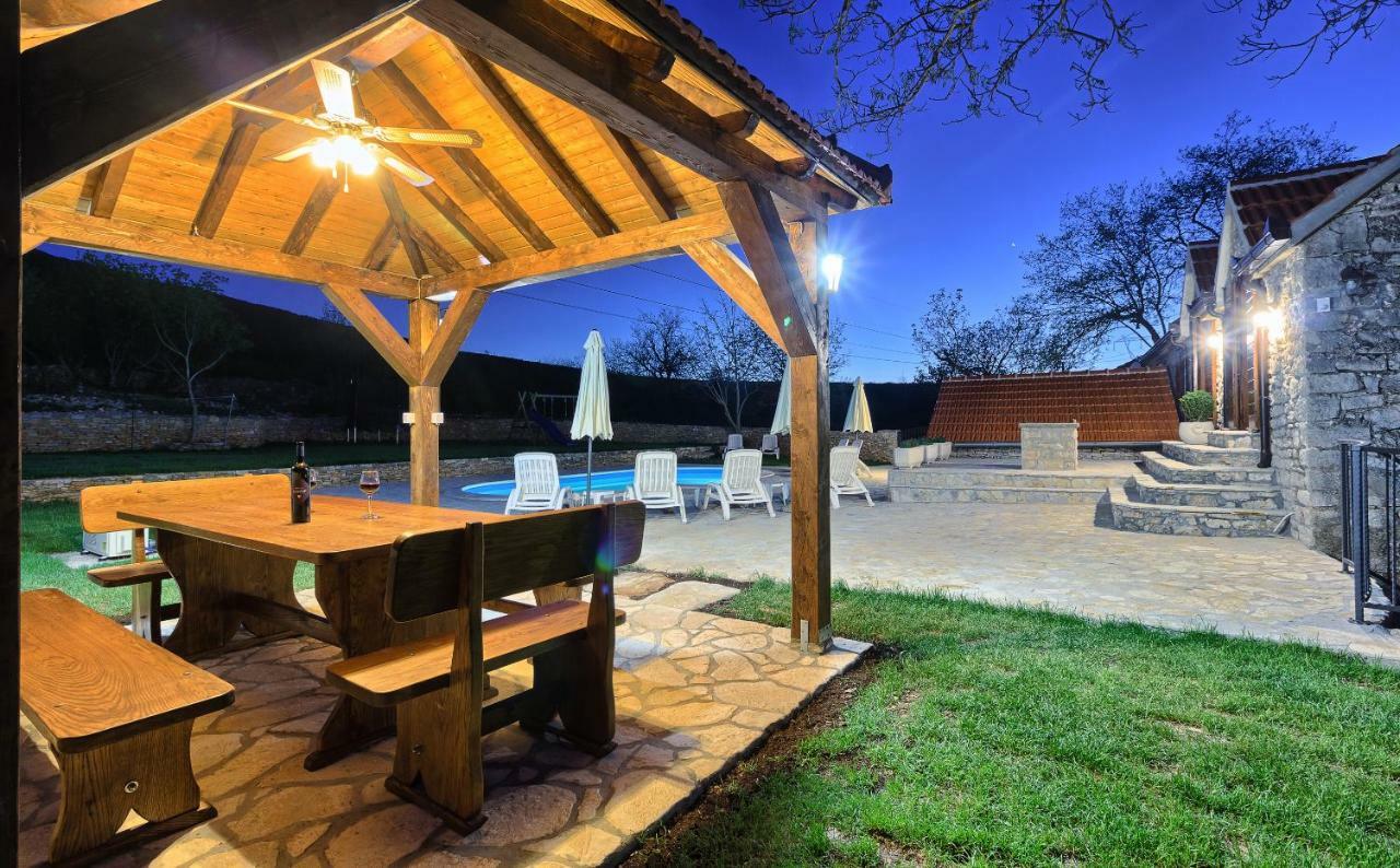 Biorine Dalmatia Stone House - Heated Poolゲストハウス エクステリア 写真