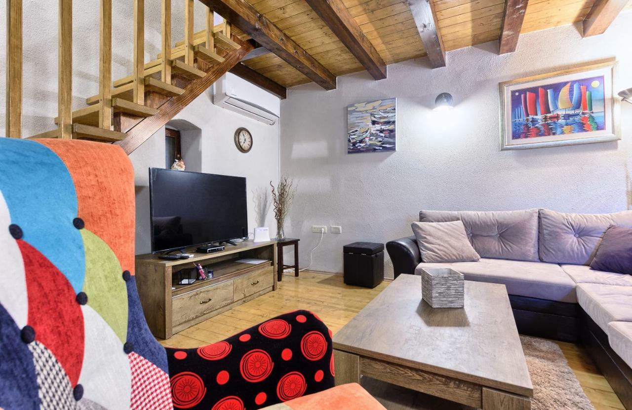 Biorine Dalmatia Stone House - Heated Poolゲストハウス エクステリア 写真