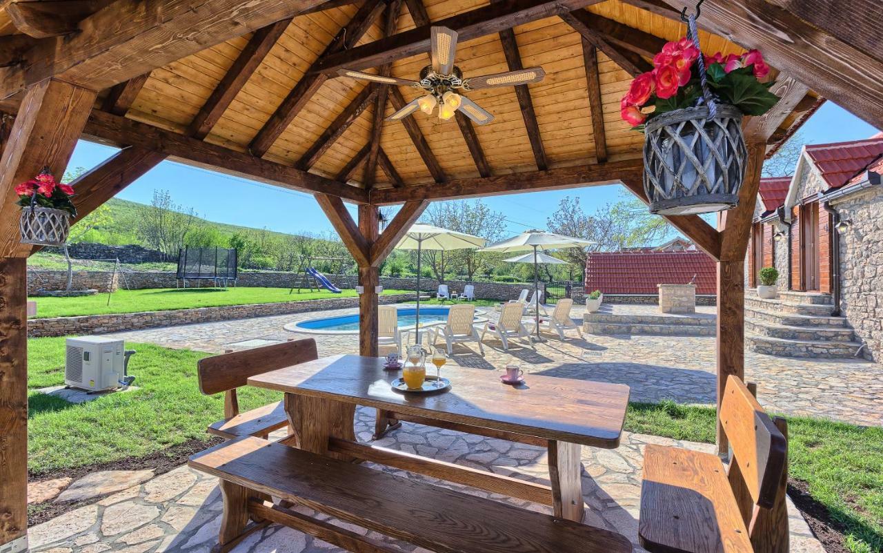 Biorine Dalmatia Stone House - Heated Poolゲストハウス エクステリア 写真