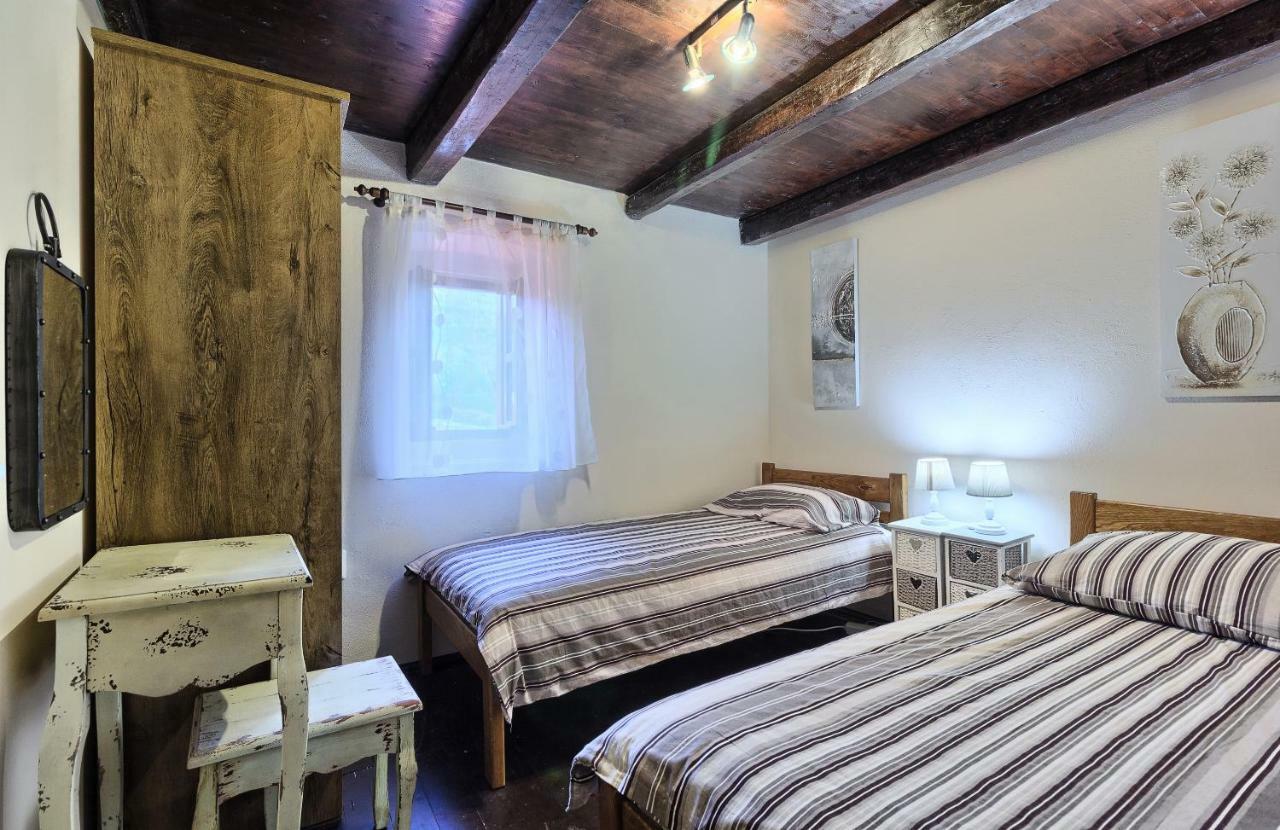 Biorine Dalmatia Stone House - Heated Poolゲストハウス エクステリア 写真