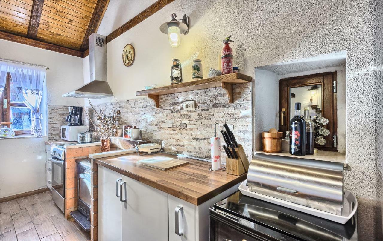 Biorine Dalmatia Stone House - Heated Poolゲストハウス エクステリア 写真